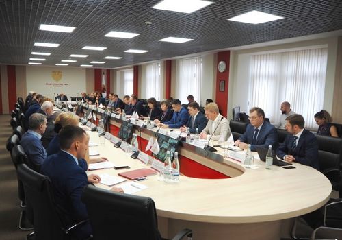 Аттестацию экспертов, ЕГРЗ и нормативную базу строительства обсудили в Москве