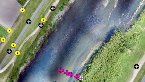 Простой эмпирический метод устранения эффектов рефракции при фотограмметрии мелководья на основе съемки с БПЛА